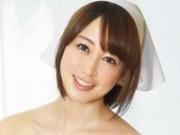 篠田ゆう　可愛すぎる全裸巨乳家政婦が生まれたままの姿でエッチなご奉仕（xvideos）